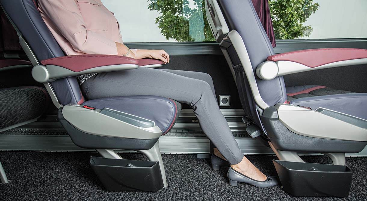 Beinfreiheit im Blaguss President Bus