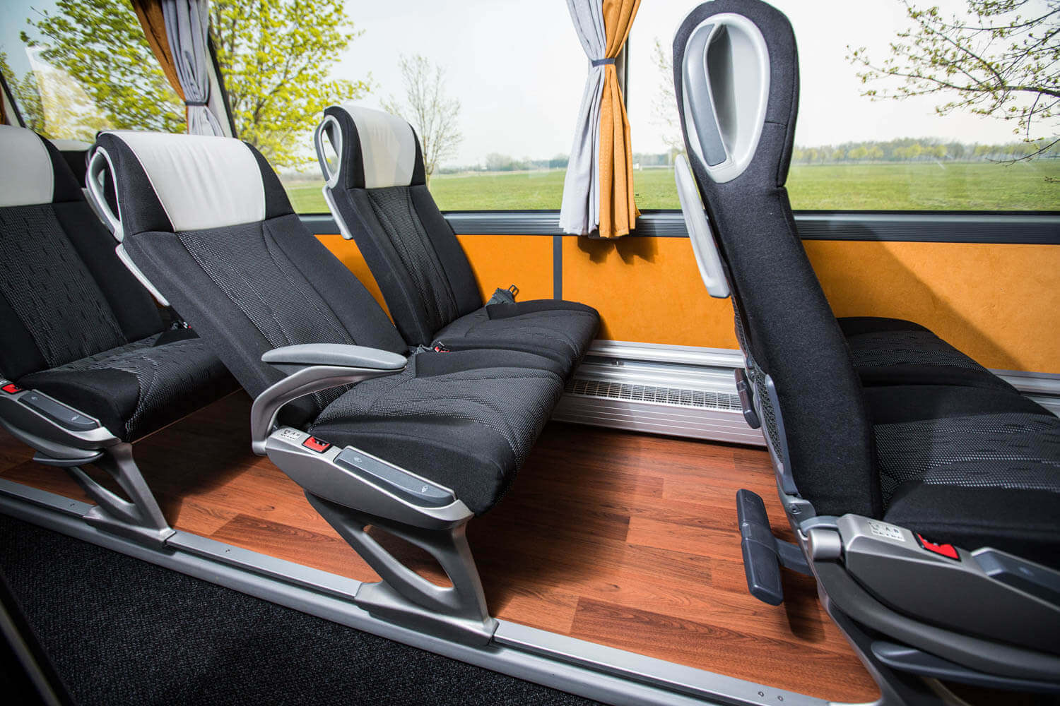 Sitze im Blaguss President Bus