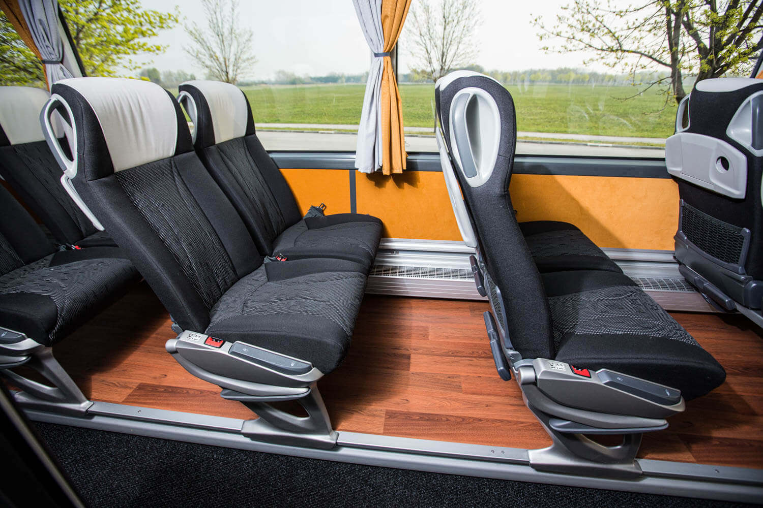 Sitze im Blaguss President Bus