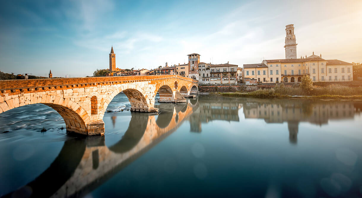 Brücke im Sonnenuntergang