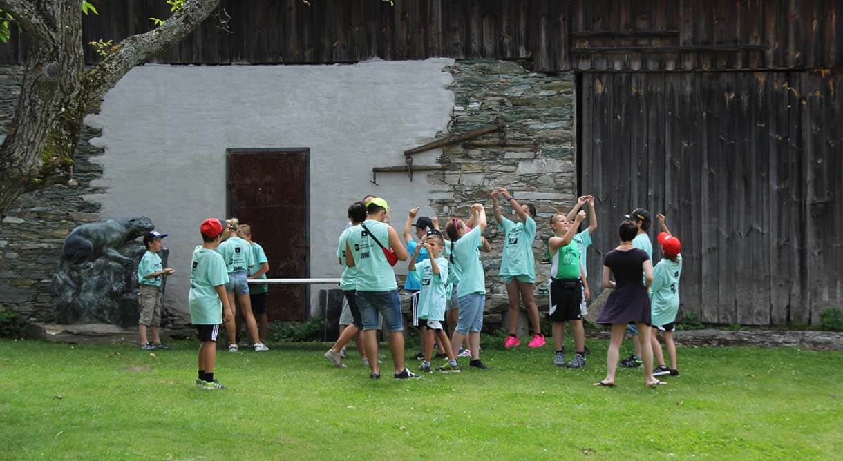 Kinder im Felsenmuseum Bernstein