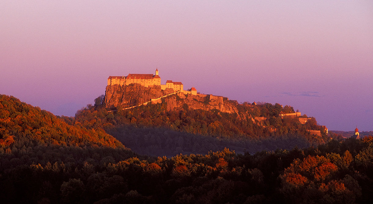 Riegersburg im Abendrot