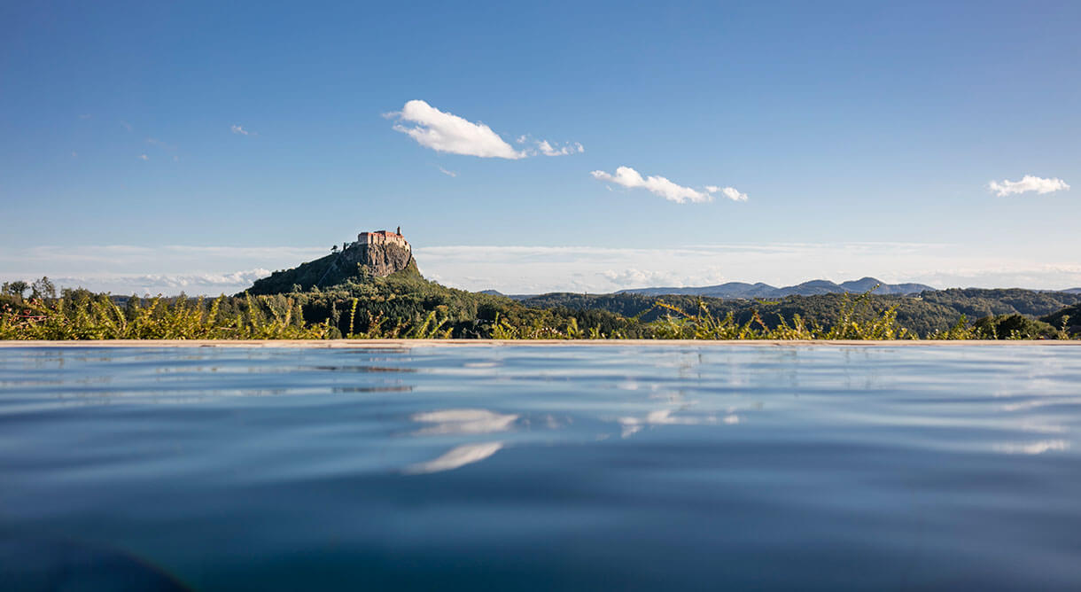 Riegersburg vom Wasser aus