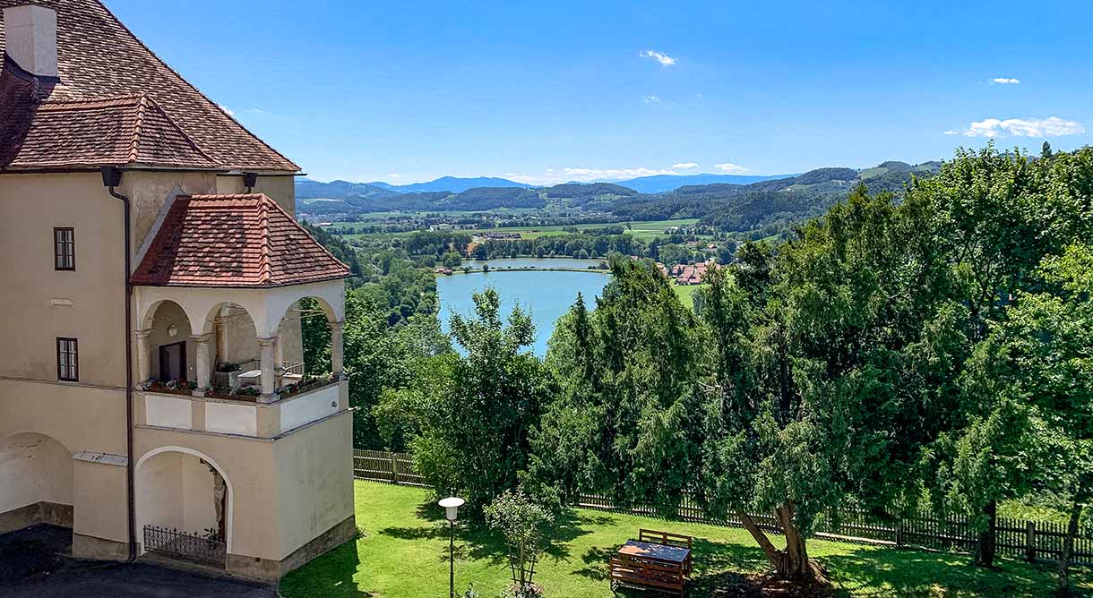 Wein Kultur und Traktorgaudi